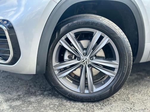 2021 Volkswagen Atlas 3.6 V6 SE w/ Technology R-Line