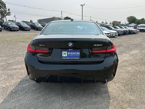 2025 BMW 330 i xDrive