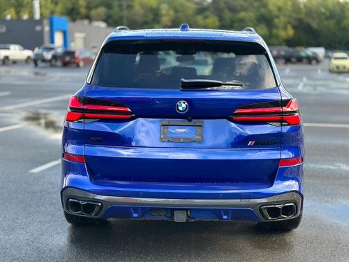 2024 BMW X5 M60i