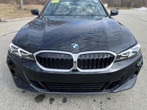 2025 BMW 330 i xDrive