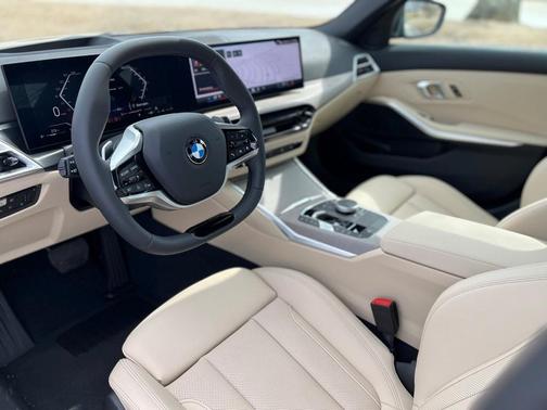 2025 BMW 330 i xDrive
