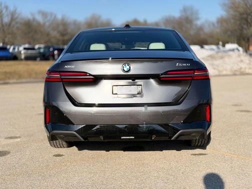 2026 BMW 530 i xDrive