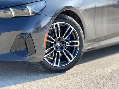 2026 BMW 530 i xDrive