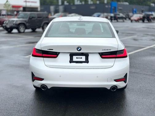 2022 BMW 330 i xDrive