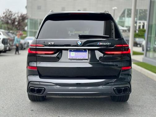 2025 BMW X7 M60i