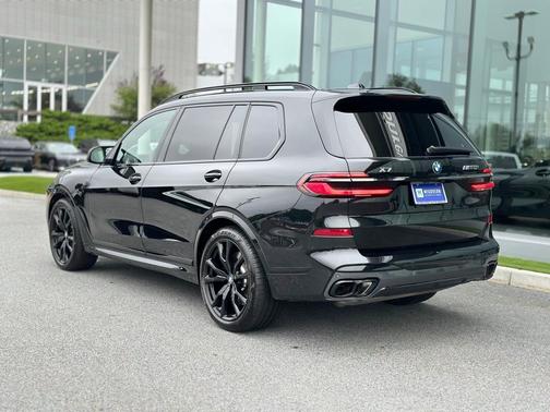2025 BMW X7 M60i