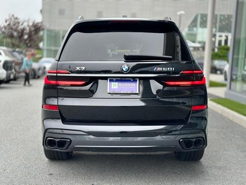 2025 BMW X7 M60i