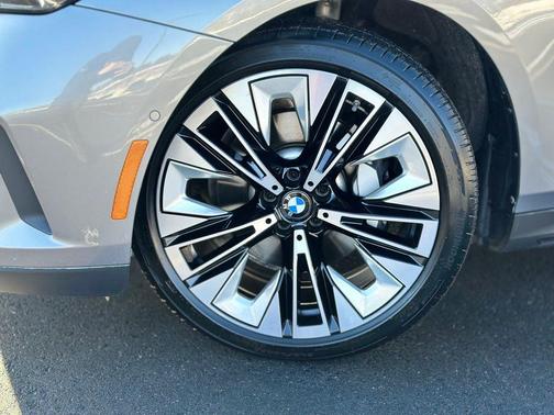 2025 BMW 530 i xDrive