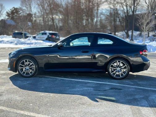 2025 BMW 230 i xDrive