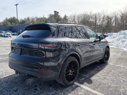 2022 Porsche Cayenne Platinum Edition