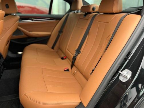 2023 BMW 540 i xDrive