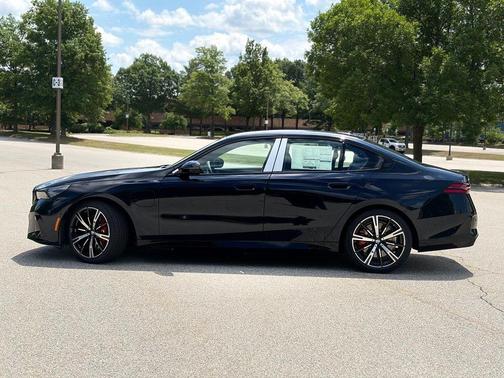 Carbon Black Metallic 2027 BMW 550e 550E XDRIVE