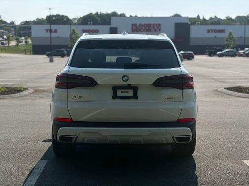 Alpine White 2022 BMW X5 xDrive40i