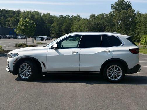 Alpine White 2022 BMW X5 xDrive40i