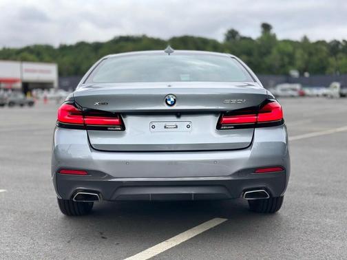2022 BMW 530 i xDrive