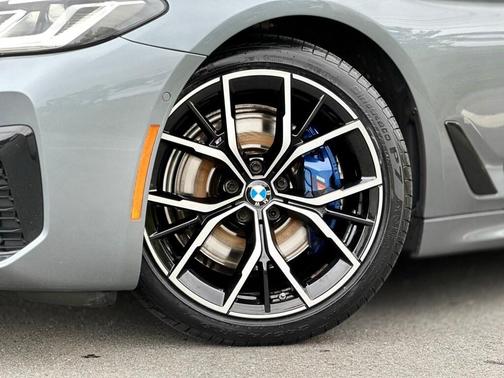 2022 BMW 530 i xDrive
