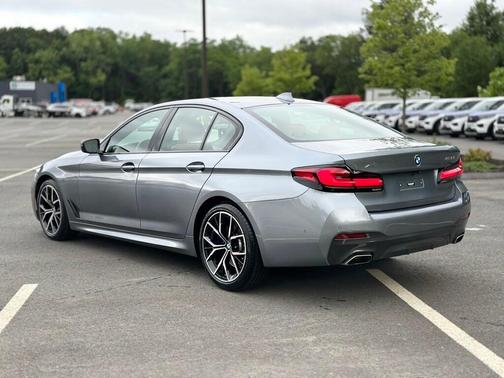 2022 BMW 530 i xDrive
