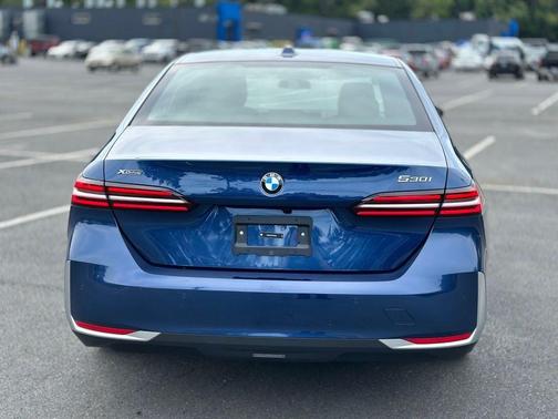 2025 BMW 530 i xDrive