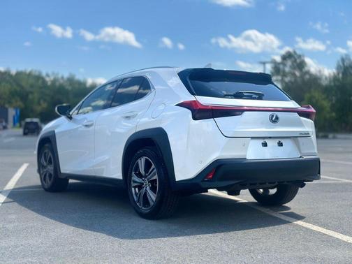 White Pearl 2021 Lexus UX 250h Base