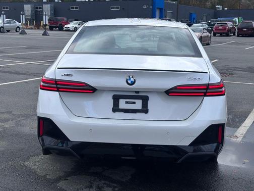 2024 BMW 530 i xDrive