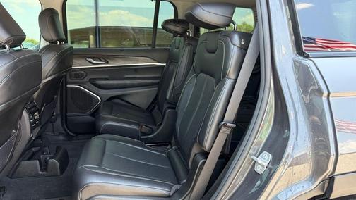 Metallic 2022 Jeep Grand Cherokee L Limited