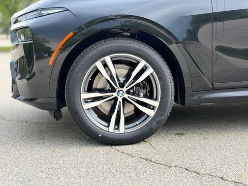 475 2027 BMW X7 xDrive40i