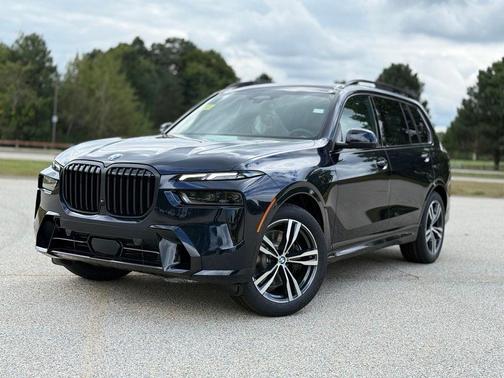 Carbon Black Metallic 2027 BMW X7 xDrive40i