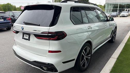 Alpine White 2024 BMW X7 xDrive40i