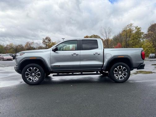 2023 GMC Canyon AT4
