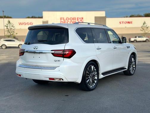 2019 INFINITI QX80 Luxe