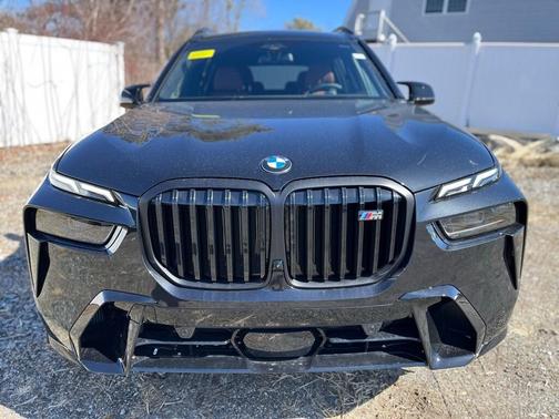2025 BMW X7 M60i