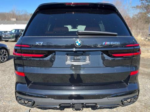 2025 BMW X7 M60i
