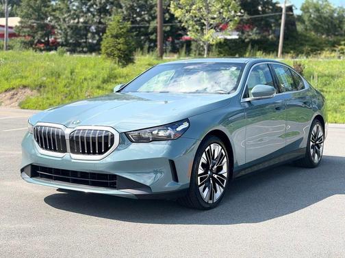 Green Metallic 2026 BMW 540 i xDrive