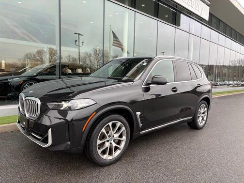 Mineral White Metallic 2024 BMW X5 xDrive40i