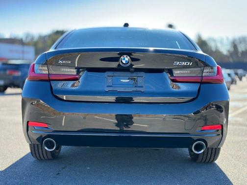 2023 BMW 330 i xDrive