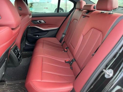 2023 BMW 330 i xDrive