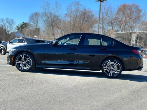 2023 BMW 330 i xDrive