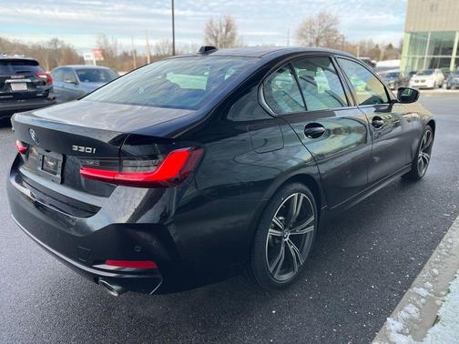 2023 BMW 330 i xDrive