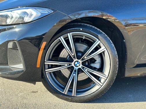 2023 BMW 330 i xDrive