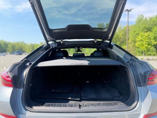 Skyscraper Gray Metallic 2024 BMW X6 xDrive40i