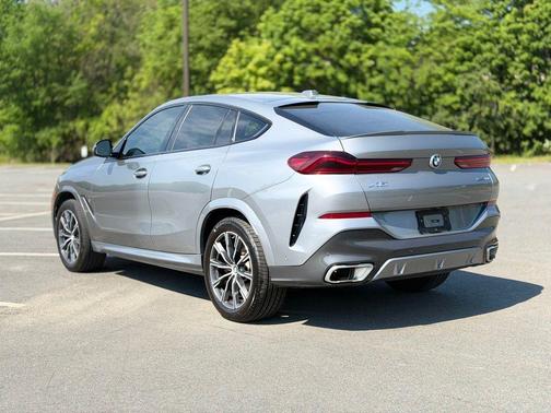 Skyscraper Gray Metallic 2024 BMW X6 xDrive40i