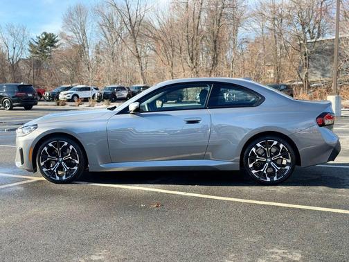 2025 BMW 230 i xDrive