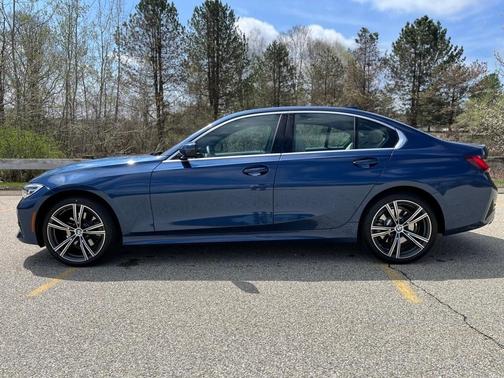 2022 BMW 330 i xDrive