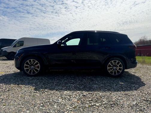 Tanzanite Blue II Metallic 2026 BMW X5 PHEV xDrive50e