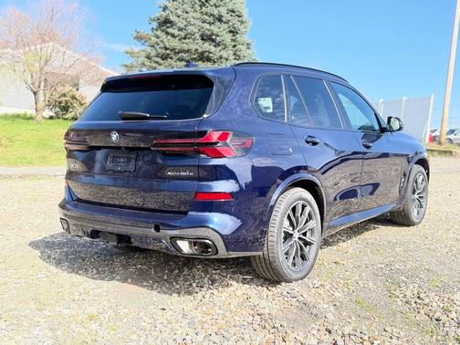 Tanzanite Blue II Metallic 2026 BMW X5 PHEV xDrive50e