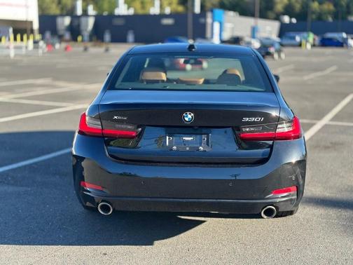 2023 BMW 330 i xDrive