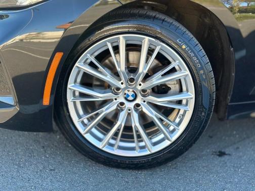 2023 BMW 330 i xDrive