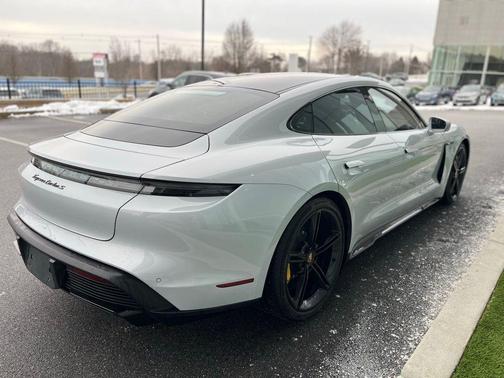 2021 Porsche Taycan Turbo S