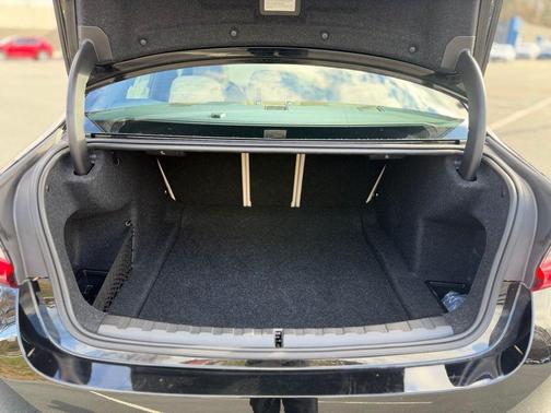 2025 BMW 330 i xDrive