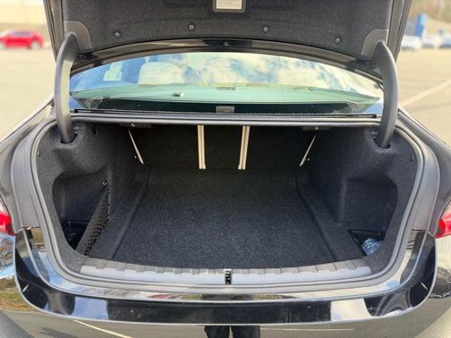 2025 BMW 330 i xDrive